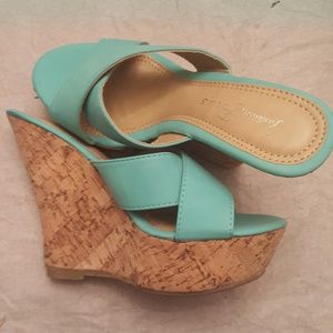 Fashion Focus woman's